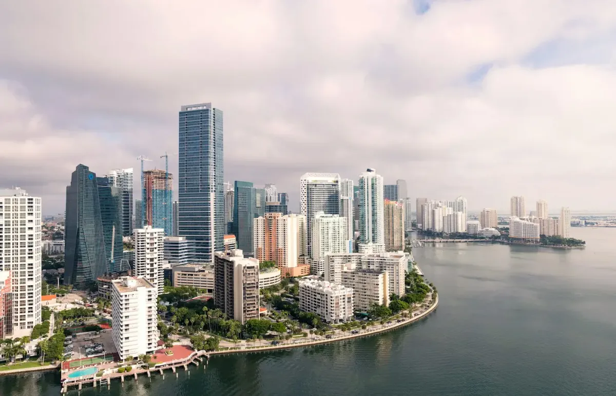 Vuelos baratos a Miami: cómo encontrarlos desde Latinoamérica